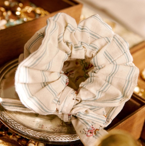 Nwt! Sezane trio of scrunchies - Picture 4 of 9